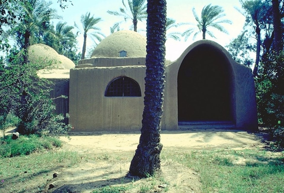 🌍 Hassan Fathy: A Visionary Architect Who Blended Tradition with Modernity 🌍