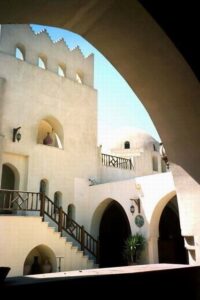 🌍 Hassan Fathy: A Visionary Architect Who Blended Tradition with Modernity 🌍