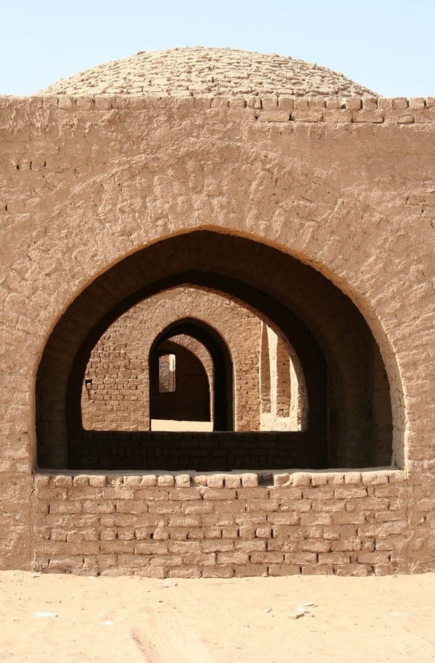 🌍 Hassan Fathy: A Visionary Architect Who Blended Tradition with Modernity 🌍