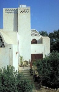 🌍 Hassan Fathy: A Visionary Architect Who Blended Tradition with Modernity 🌍