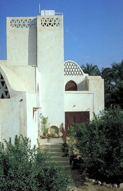 🌍 Hassan Fathy: A Visionary Architect Who Blended Tradition with Modernity 🌍