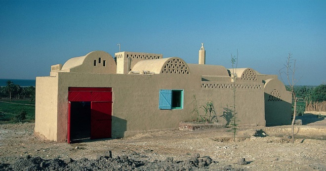 🌍 Hassan Fathy: A Visionary Architect Who Blended Tradition with Modernity 🌍