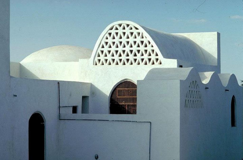 🌍 Hassan Fathy: A Visionary Architect Who Blended Tradition with Modernity 🌍