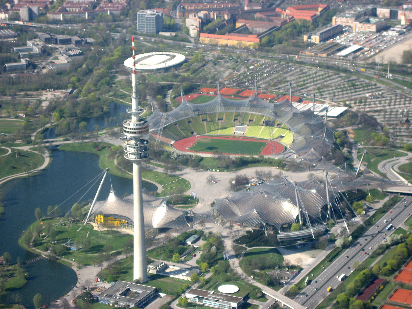 Olympiastadion, Munich - Behnisch and Partners, Frei Otto. Image © Maximilian Dörrbecker (Chumwa) , Wikipedia Commons, CC BY-SA 2,5