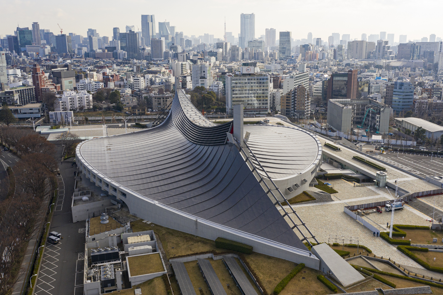 Yoyogi National Gymnasium - Kenzo Tange . Image © Arne Müseler via Wikipedia under license CC BY S.A 3.0