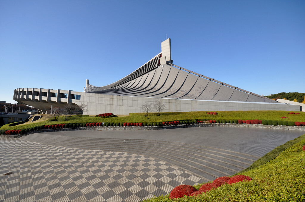 Yoyogi National Gymnasium - Kenzo Tange . Image © Flickr User kanegen